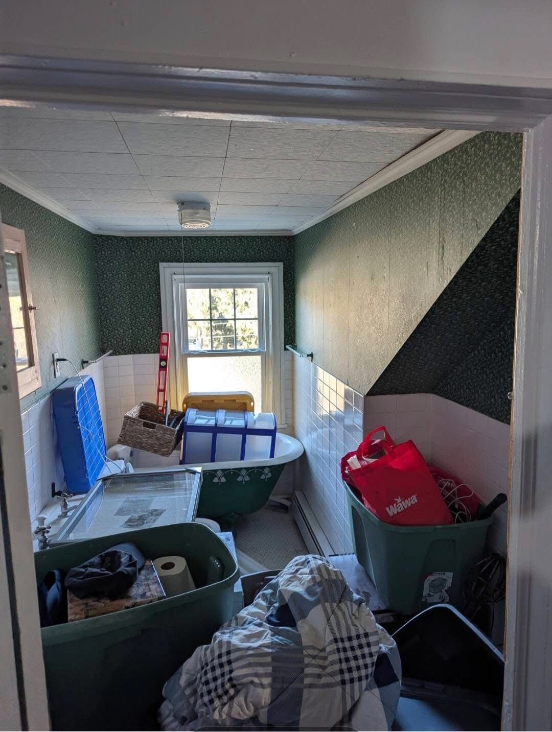 Bathroom before renovation